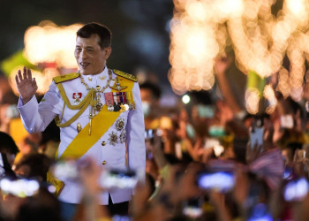 Justiça da Tailândia condena mulher a 43 anos de prisão por insulto ao rei